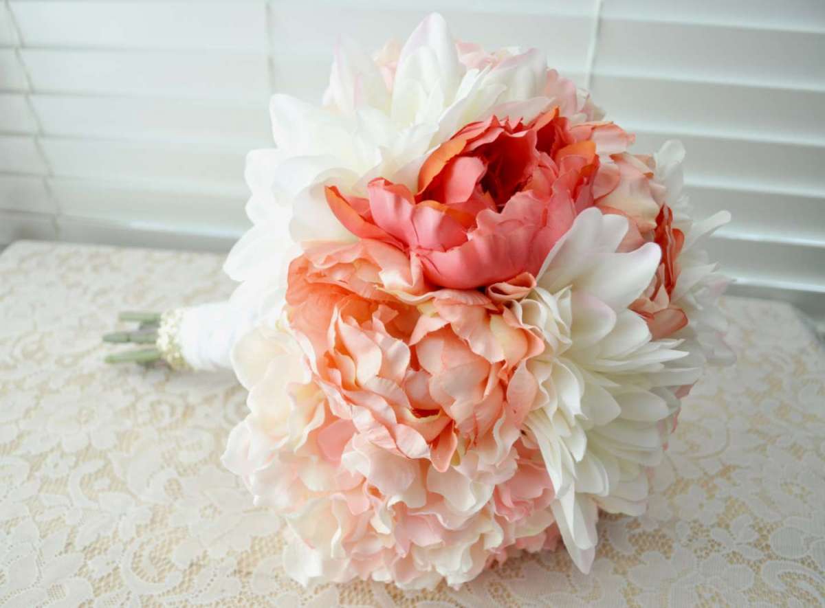 Bouquet rosa e bianco ampio