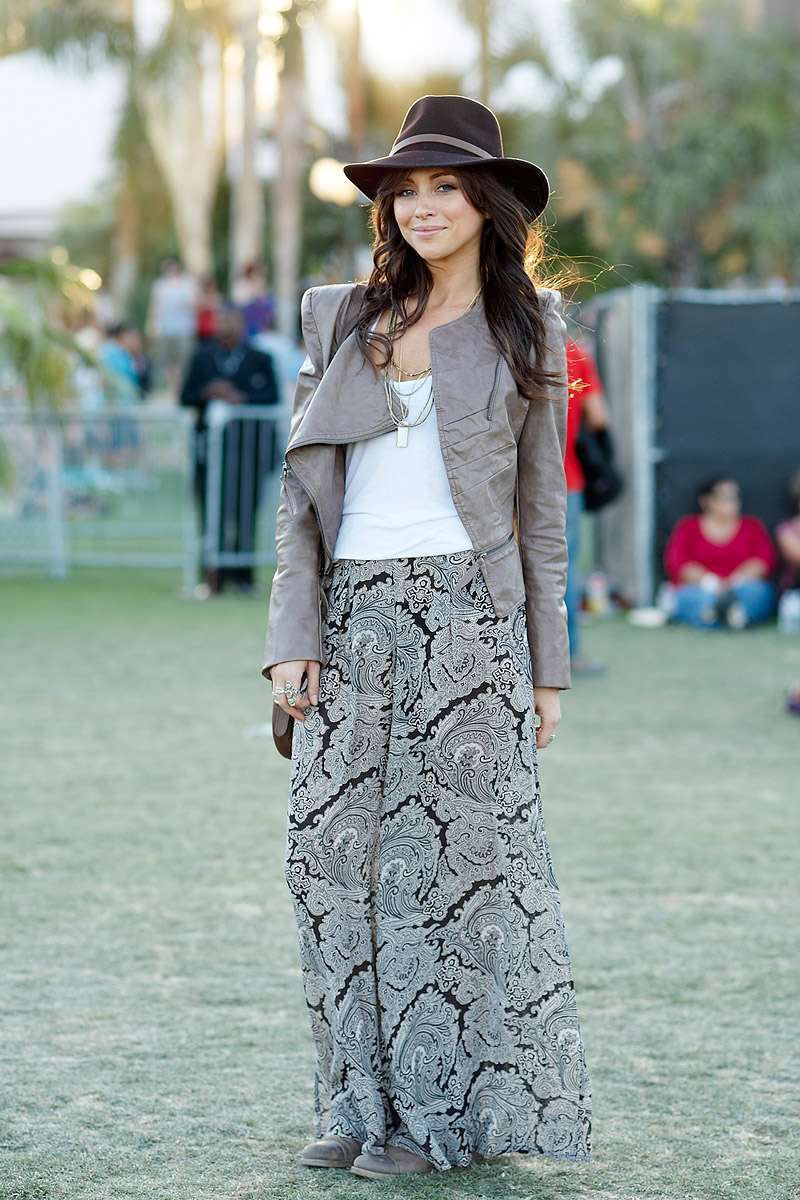 Look boho chic con gonna lunga