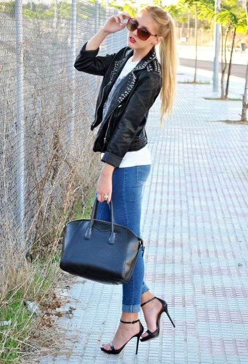 Look con giacca biker