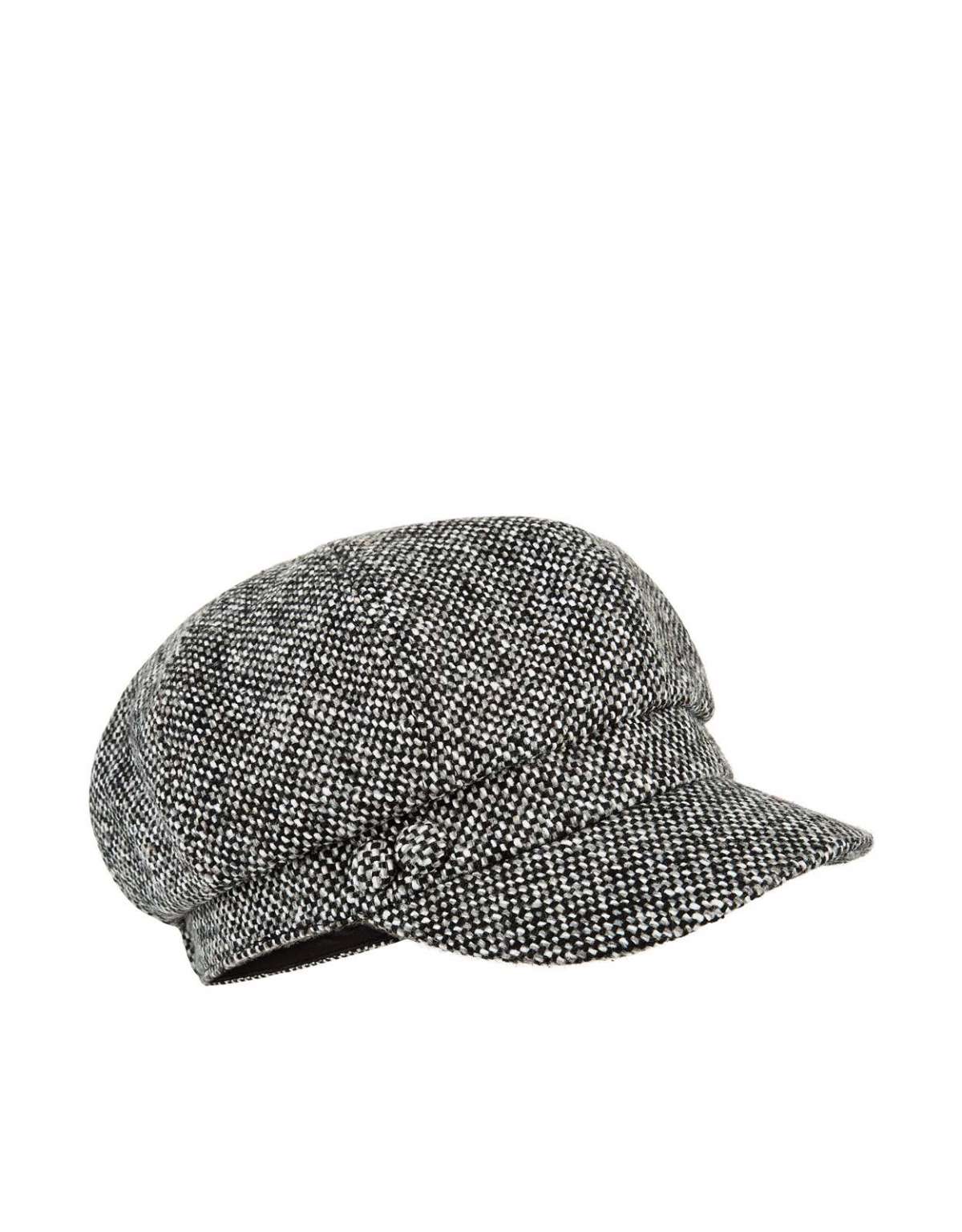 Cappello grigio e bianco