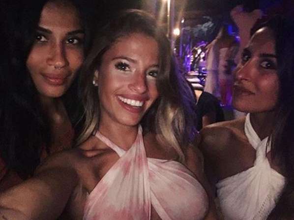 Francesca Lodo e Chiara Nasti al Guna Beach