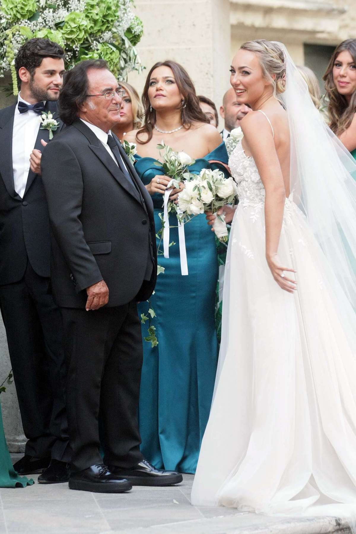 Le sorelle Carrisi con il papà Albano