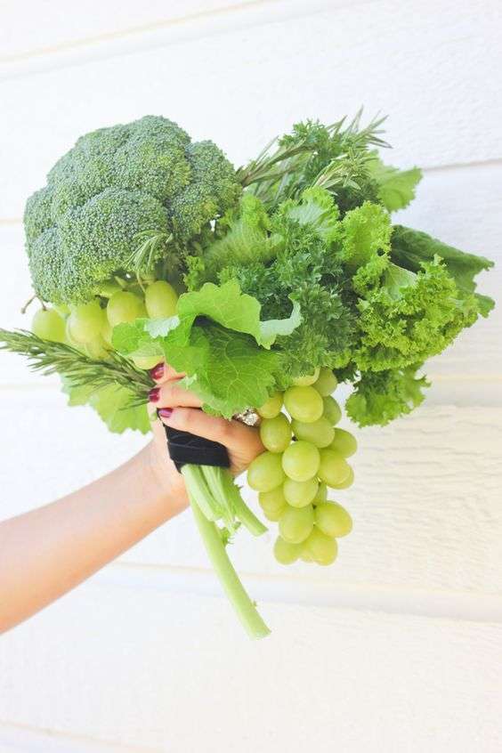 Bouquet con broccoli e uva