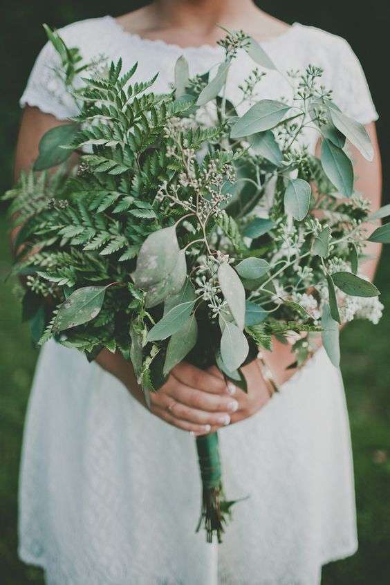 Bouquet con erbe diverse