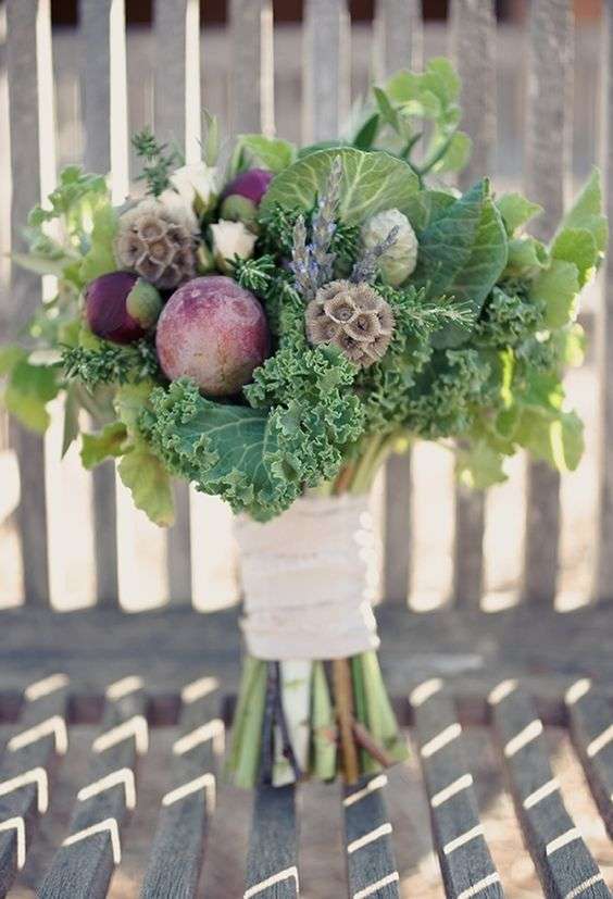 Bouquet con lattuga e altri vegetali