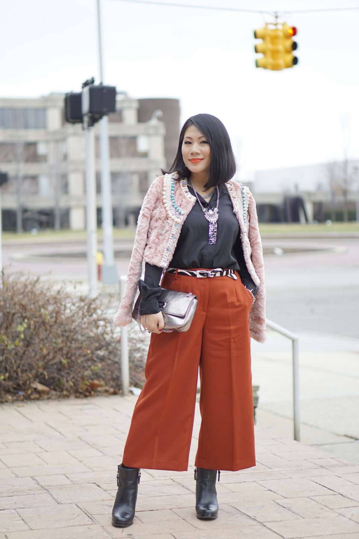 Cropped pants e stivaletti