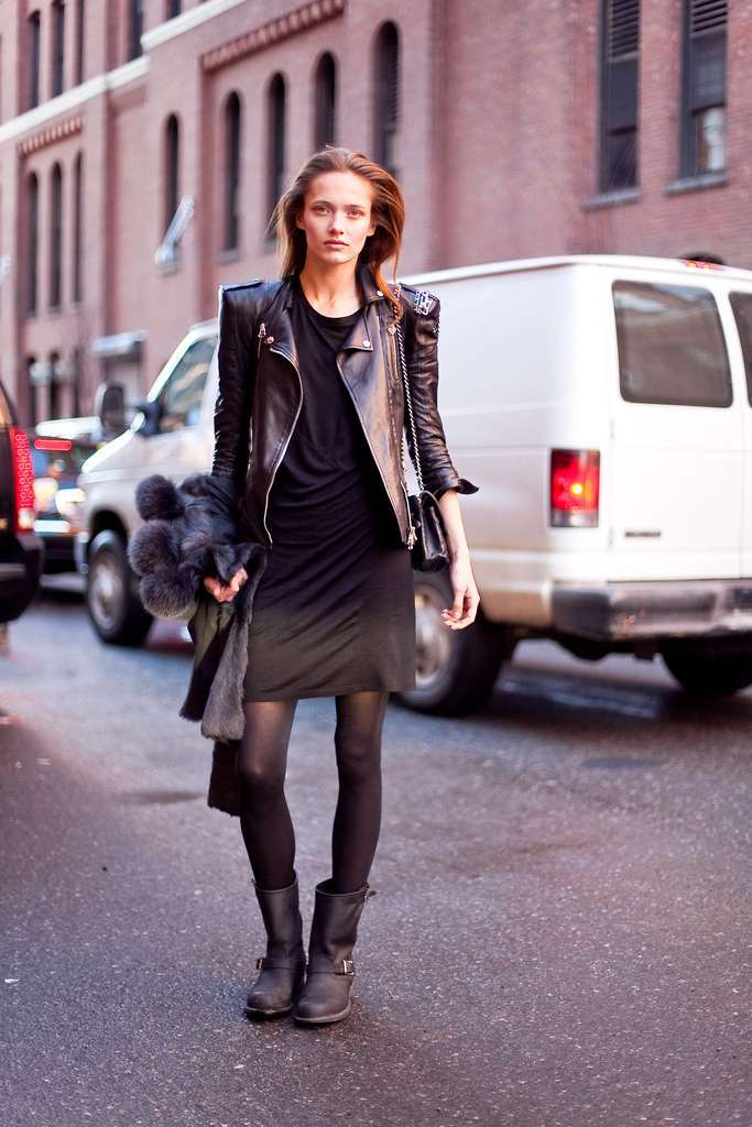 Minidress e biker boot