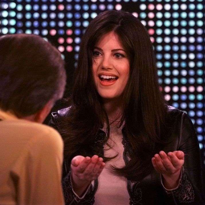 Monica durante una trasmissione tv