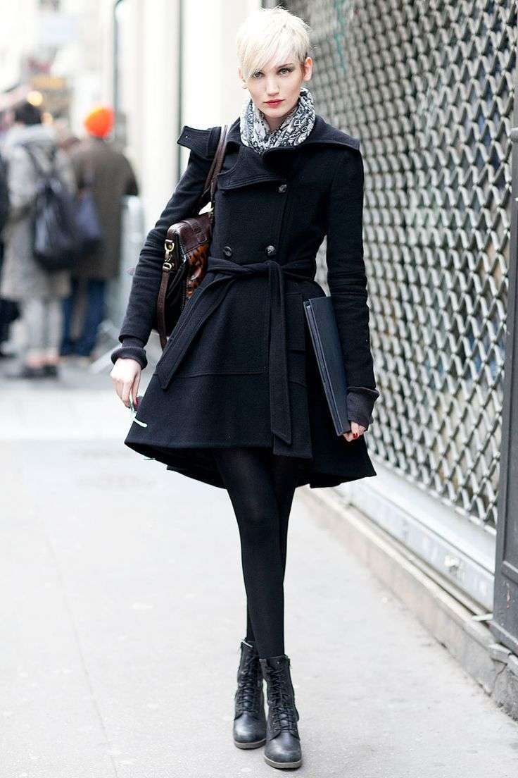 Look con dresscoat nero