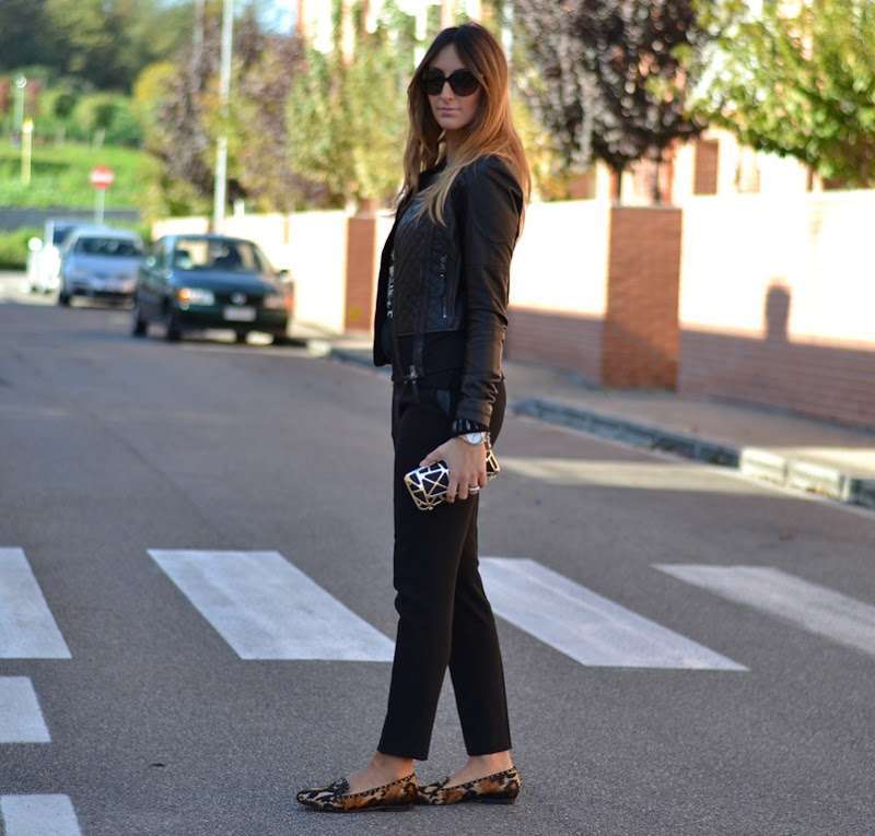 Look con scarpe slippers