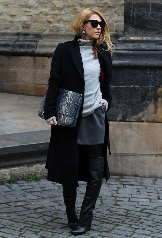 Maglione grigio e cappotto nero