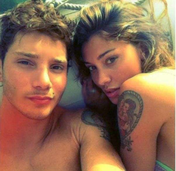 Belen Rodriguez e Stefano de Martino a letto