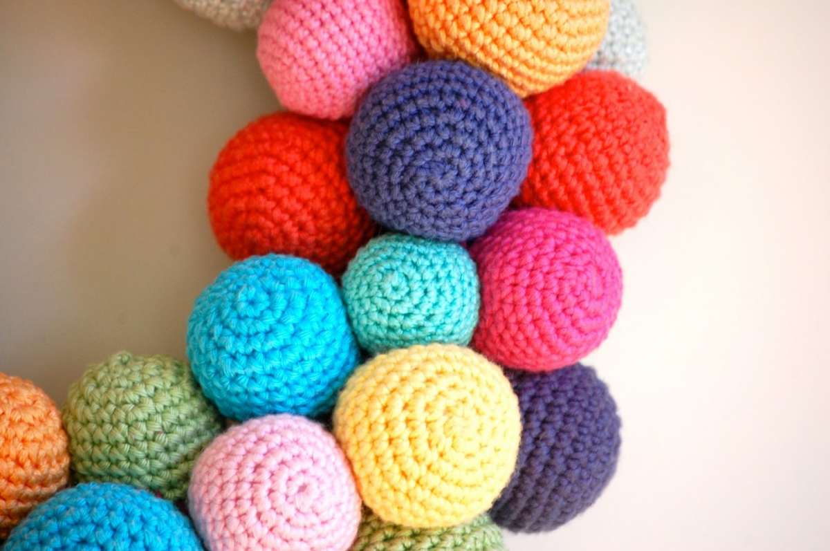 Ghirlanda con palline crochet