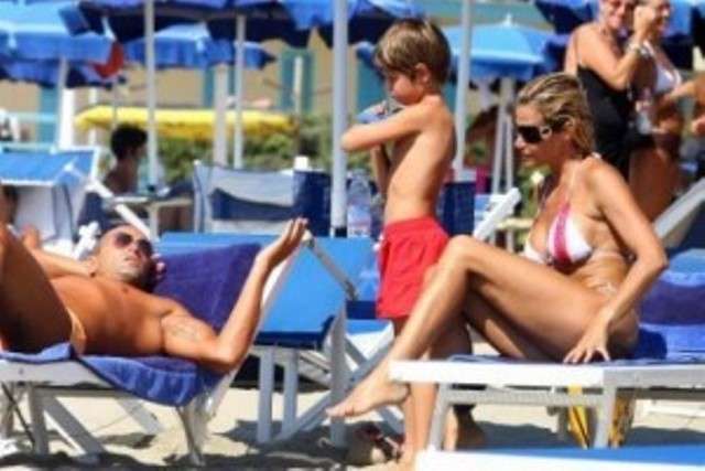 L'ex coppia vip in vacanza al mare