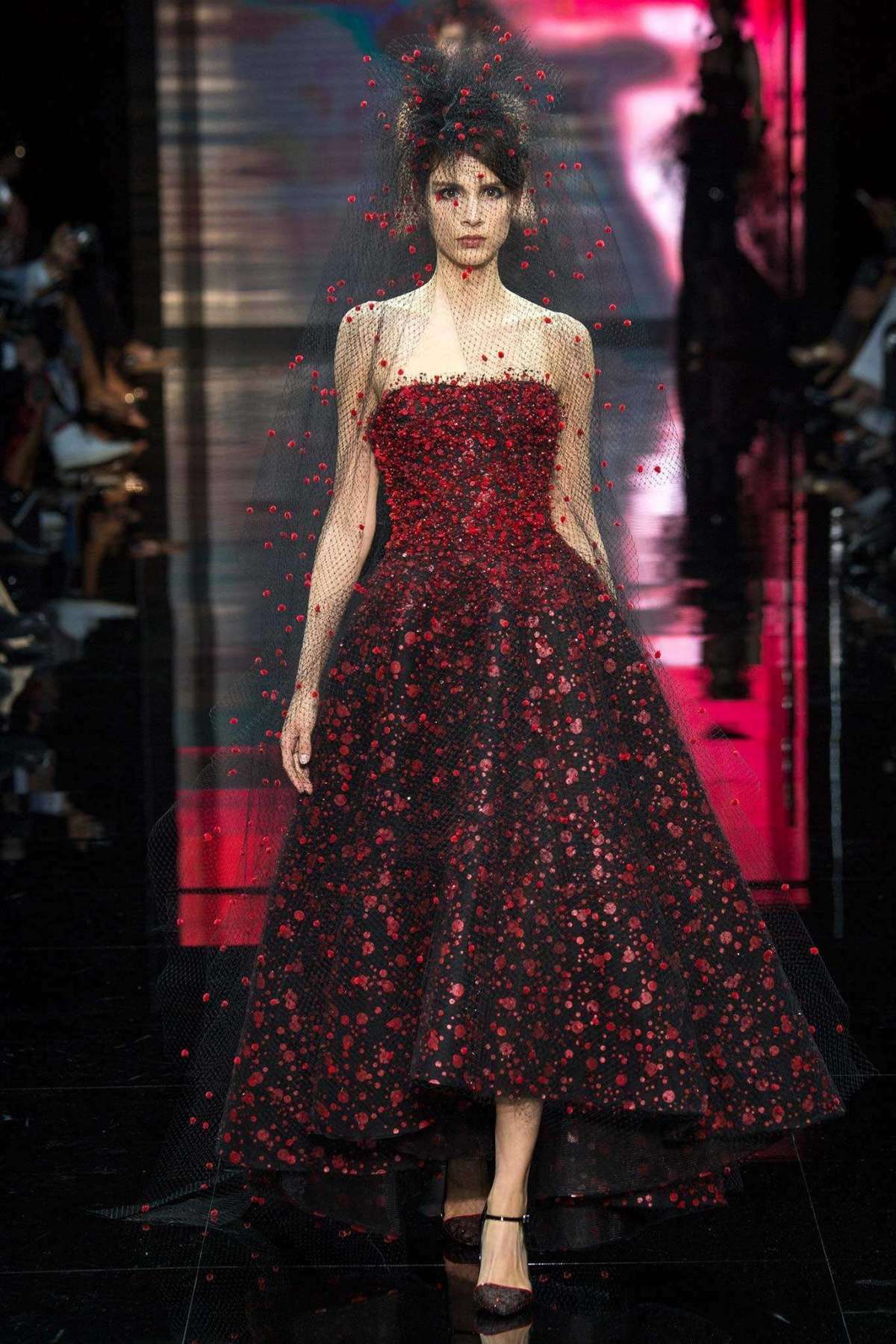 Abito rosso e nero Fall 2014