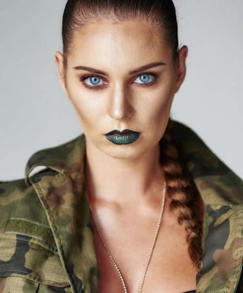Labbra verdi per trucco militare