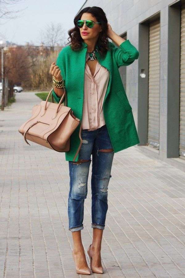 Look con caban verde