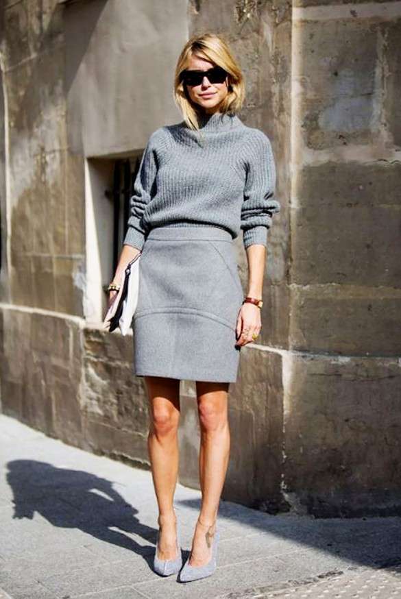 Look raffinato con maglione grigio