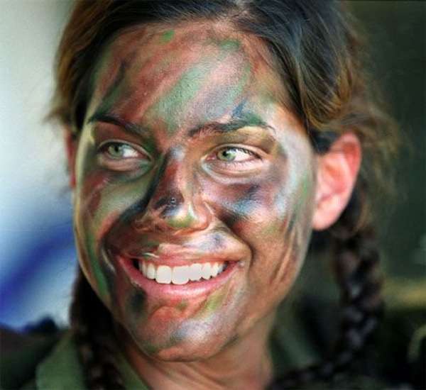 Make up camouflage militare su tutto il viso