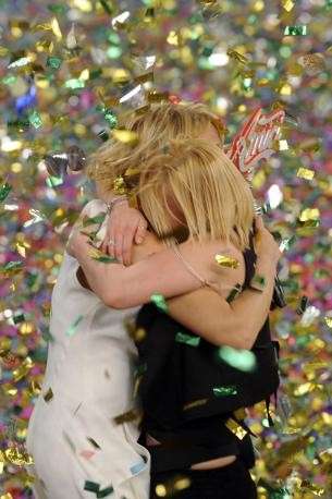 Maria De Filippi si congratula con Emma Marrone