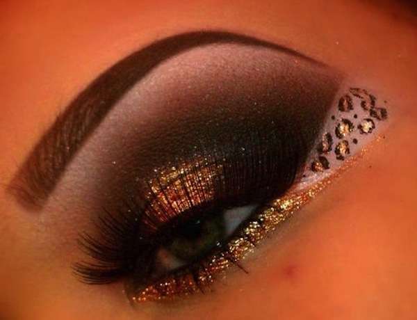 Smokey eyes con spazio negativo animalier
