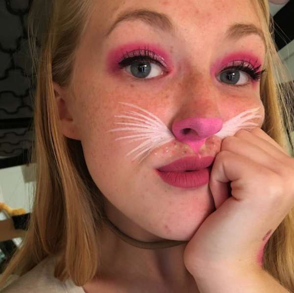 Trucco da coniglietta nei toni del rosa
