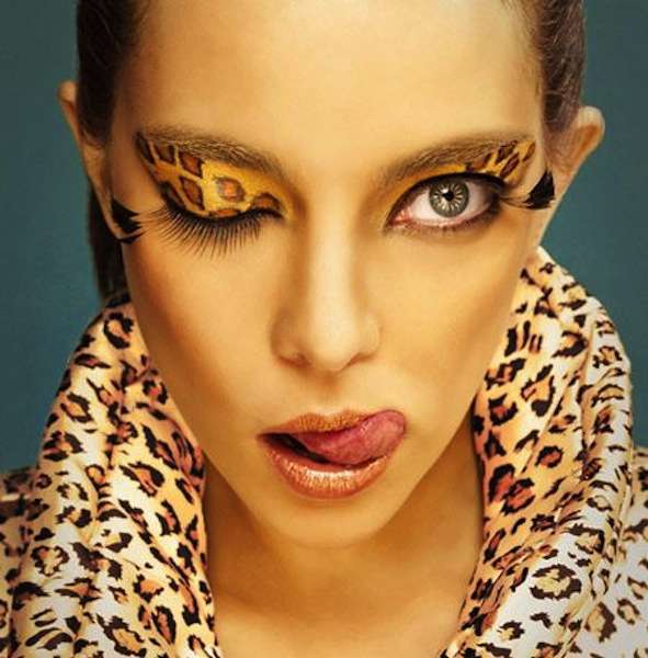 Trucco da leopardo per Carnevale con labbra oro