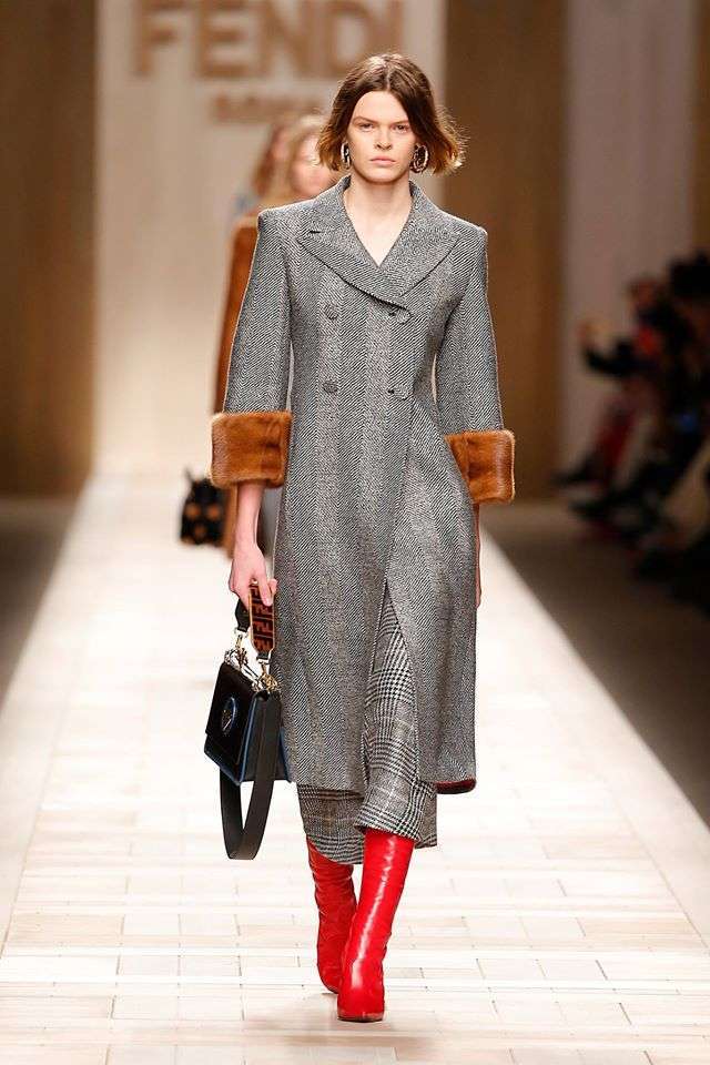 Cappotto con maniche in pelliccia Fendi