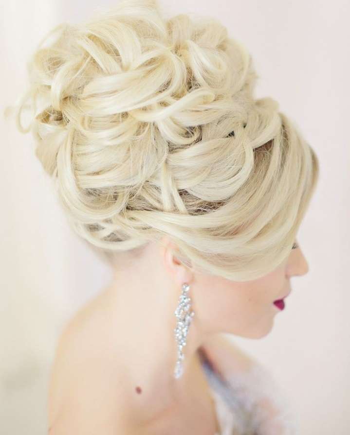 Chignon biondo platino