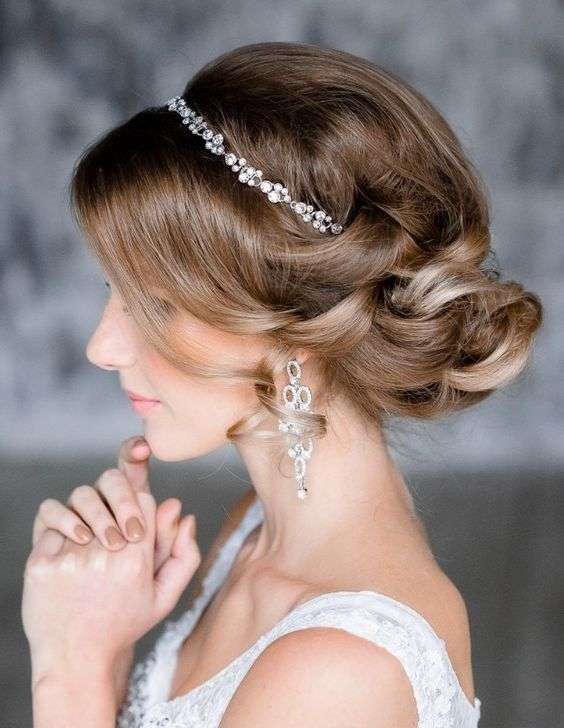 Chignon con tiara preziosa