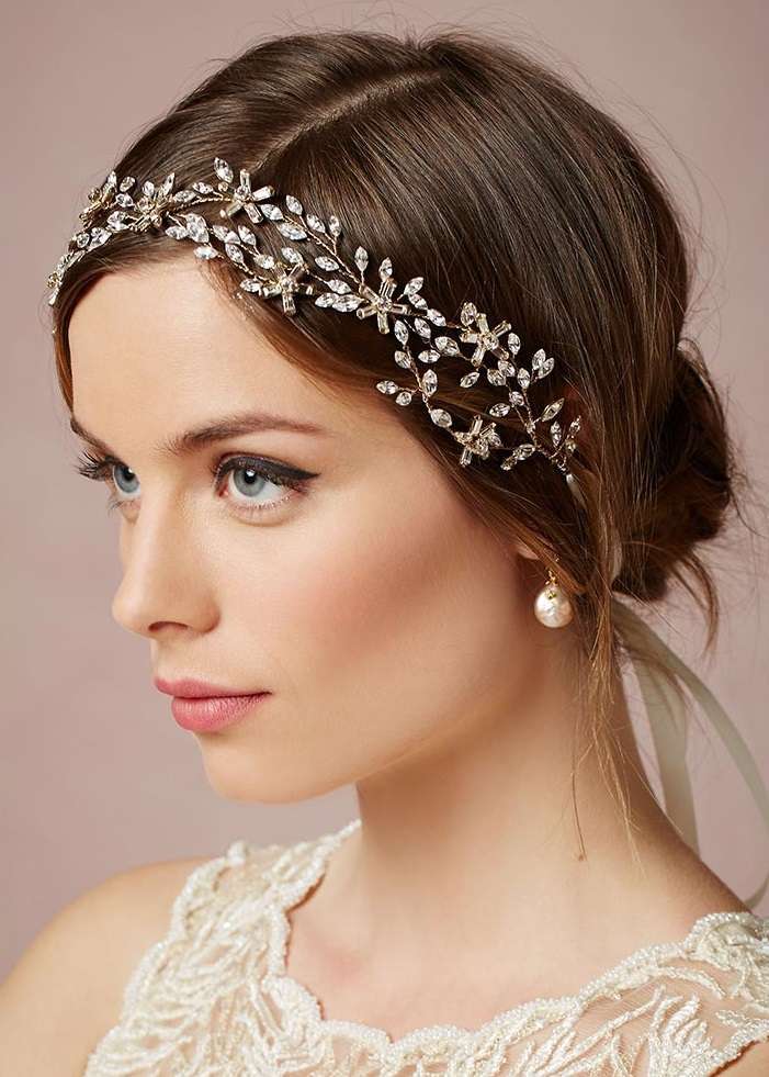 Hairstyle raccolto con tiara