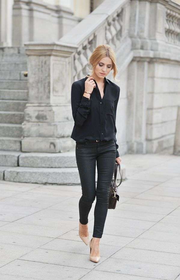 Look con pantaloni neri skinny