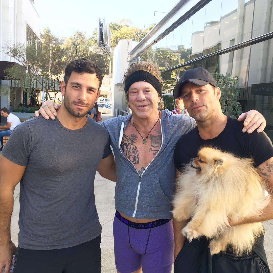 Mickey Rourke con la coppia gay