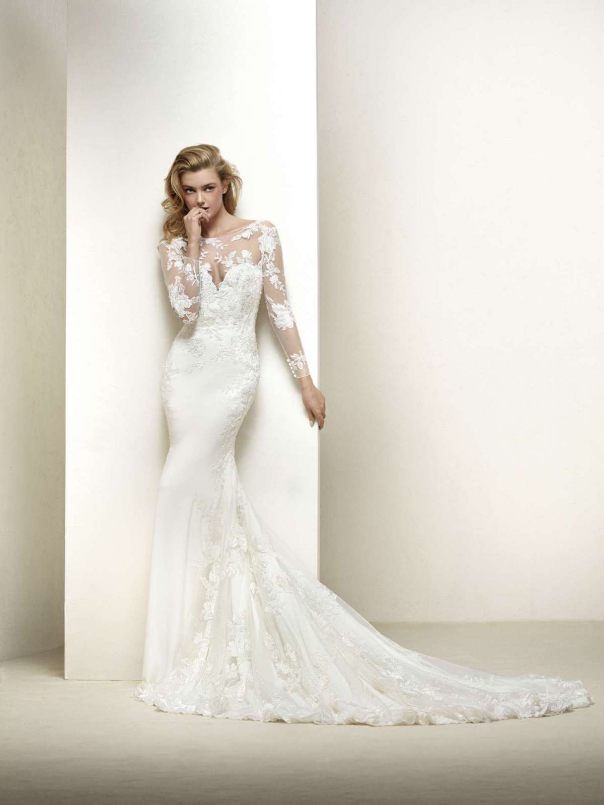 Abito da sposa in tulle e pizzo Pronovias