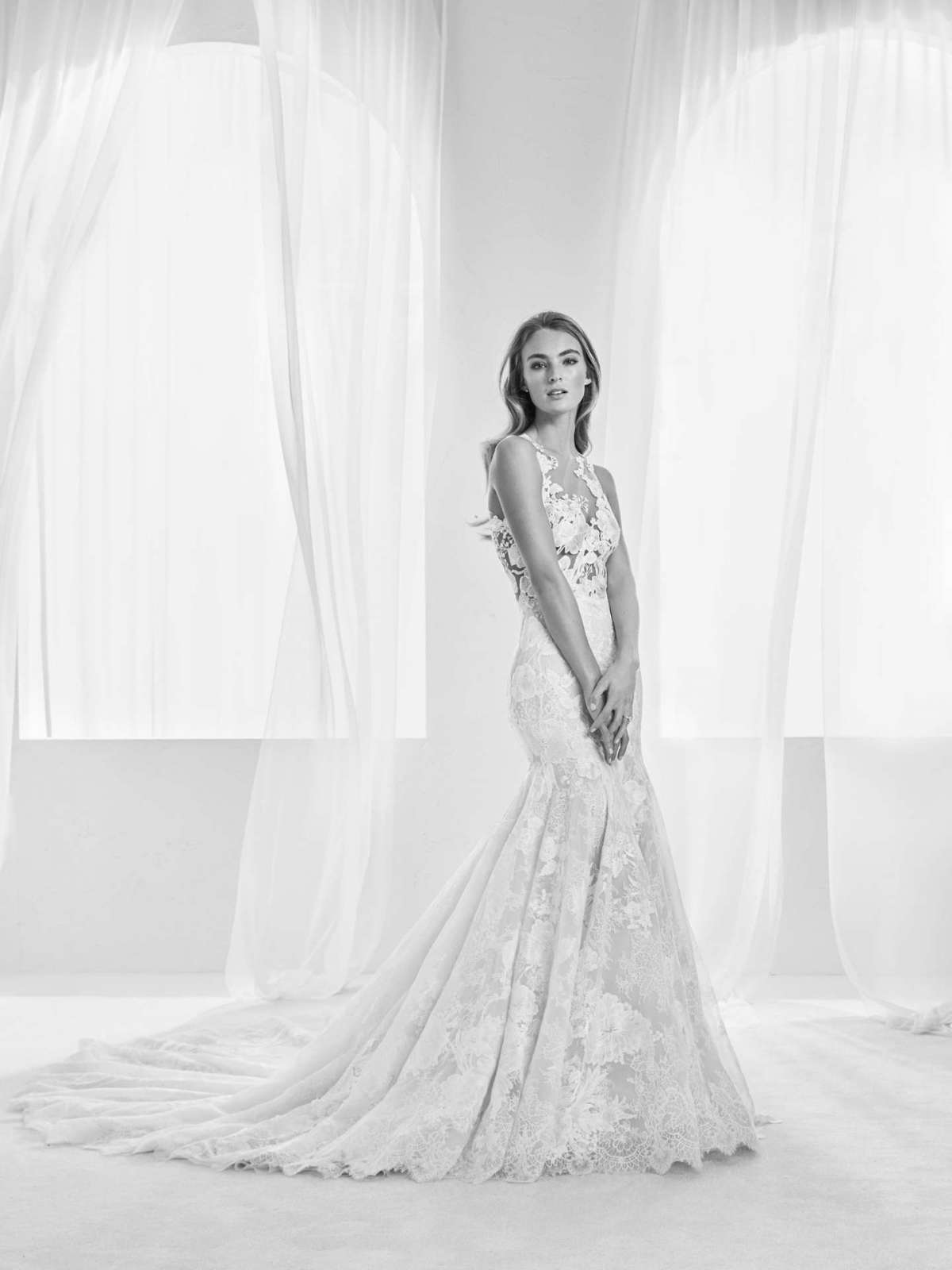 Abito da sposa ricamato Atelier Pronovias