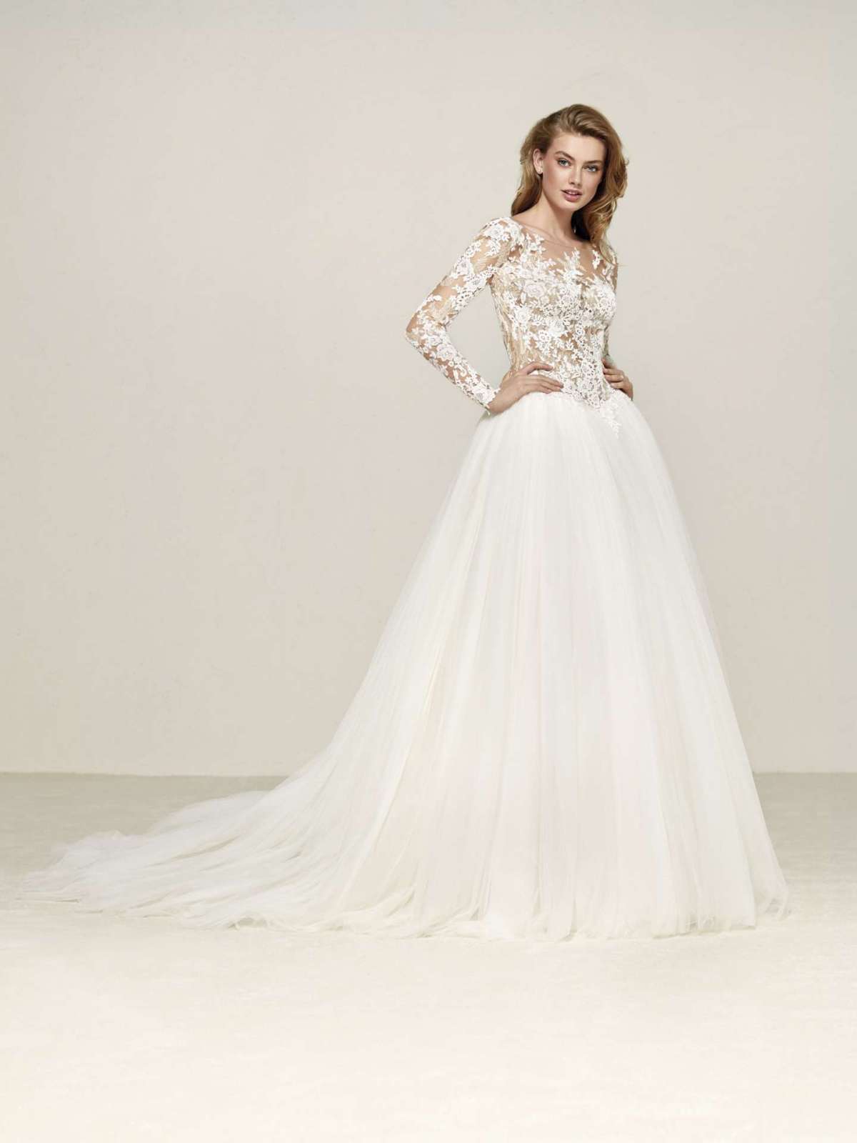 Abito in pizzo floreale Pronovias