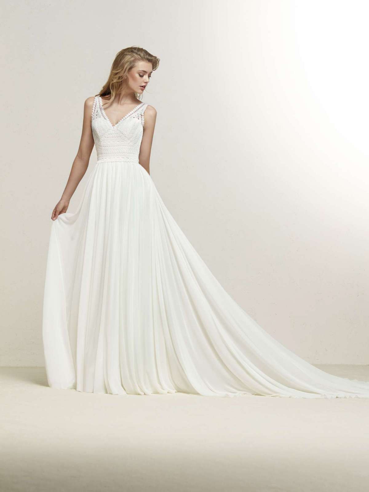 Abito in tulle e chiffon Pronovias