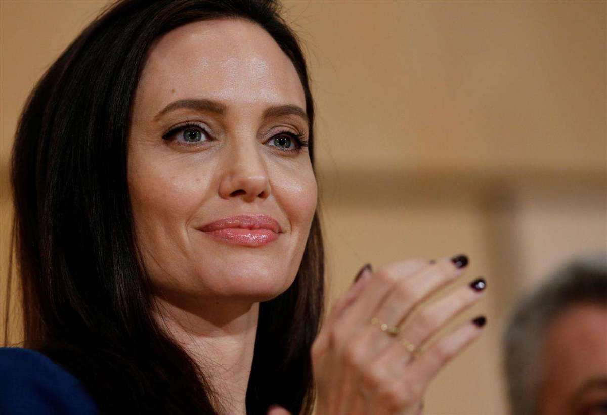 Angelina Jolie emozionata per la sua prima lezione