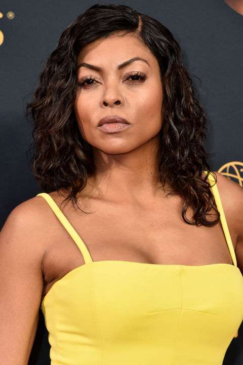 I capelli ricci con riga al lato di Taraji P Henson