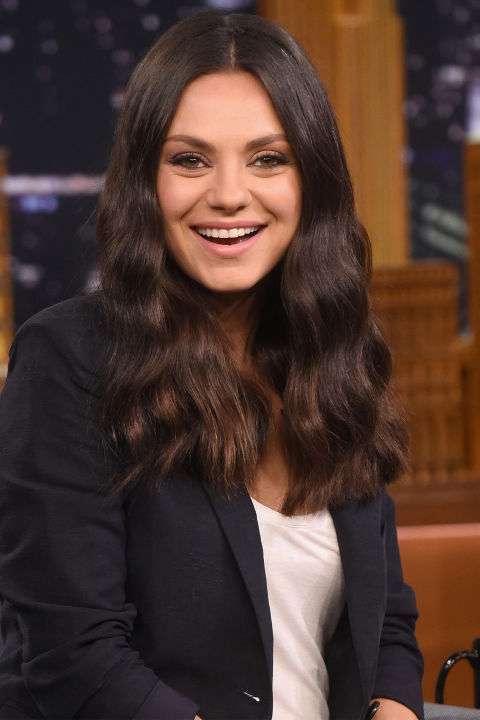 I capelli ricci e morbidi di Mila Kunis