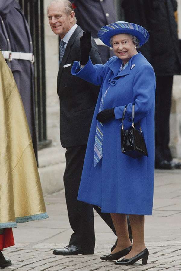 Look blu per la regina