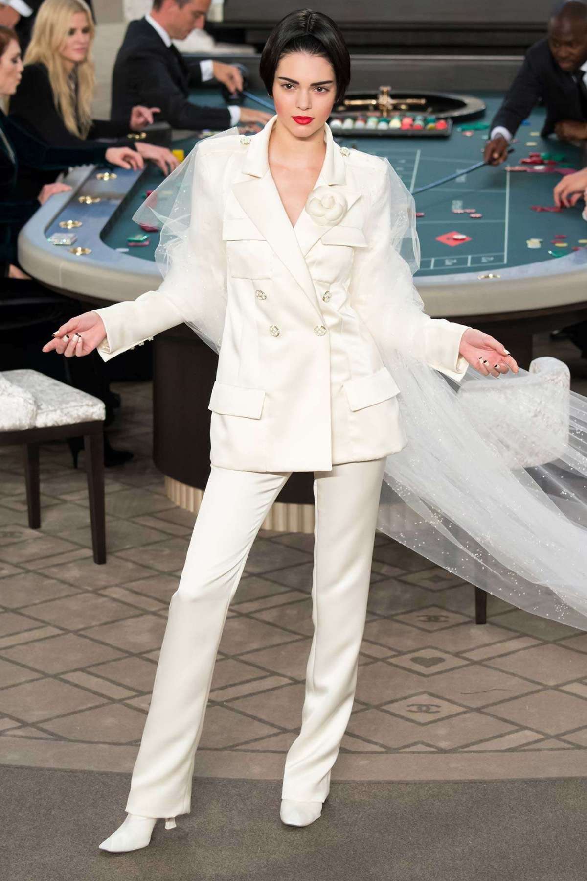 Tailleur da sposa Chanel dalla collezione Inverno 2015