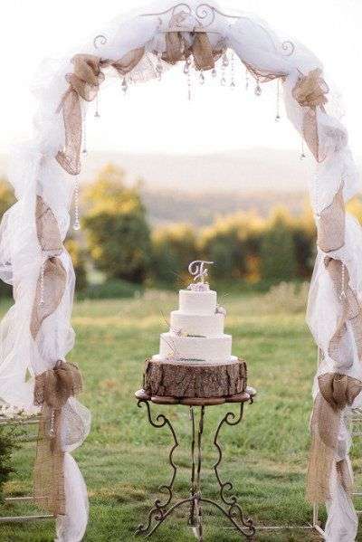 Arco con decori in tulle