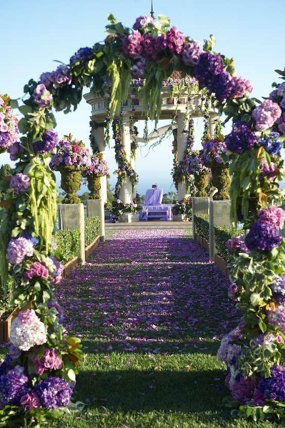 Arco con decori viola e lavanda