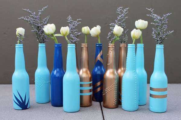 Bottiglie riciclate come vasi