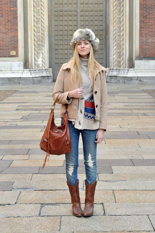 Cappotto beige e borsa marrone