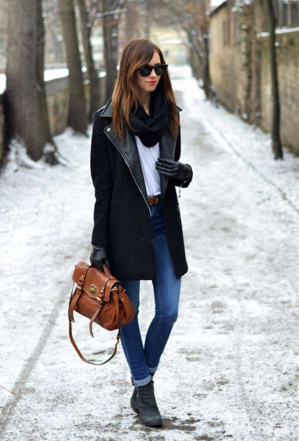 Cappotto nero e borsa marrone