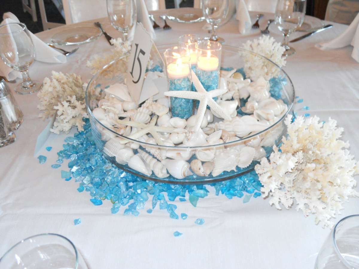 Decorazione centrotavola a tema mare per il matrimonio