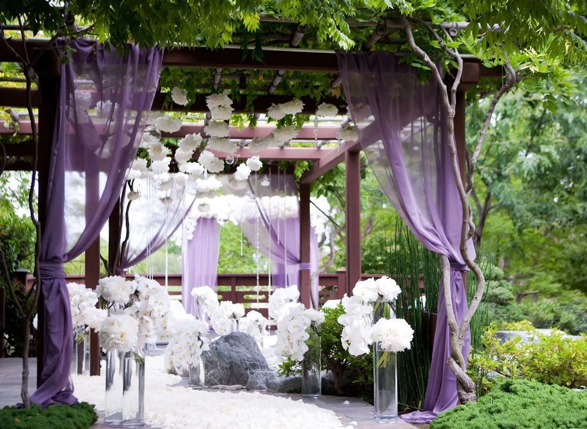 Decorazioni per un matrimonio all'aperto