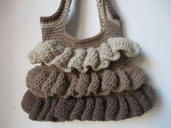 Borsa a crochet con rouches